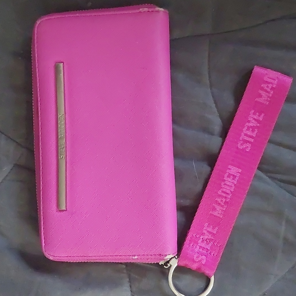 Steve Madden Pink Zipper Wallet Wristlet